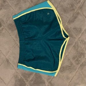 three shorts ones the Oregon ones are a small and the other two are larger